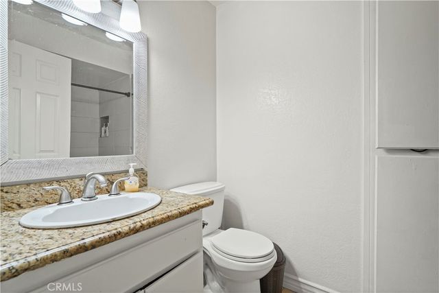 21219 Roscoe, Canoga Park, CA 91304