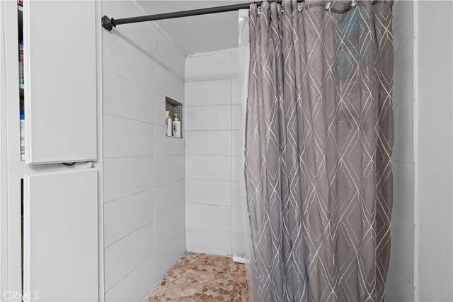 21219 Roscoe, Canoga Park, CA 91304