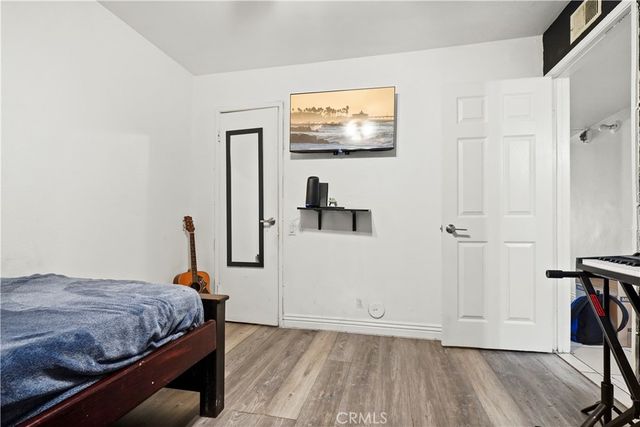 21219 Roscoe, Canoga Park, CA 91304