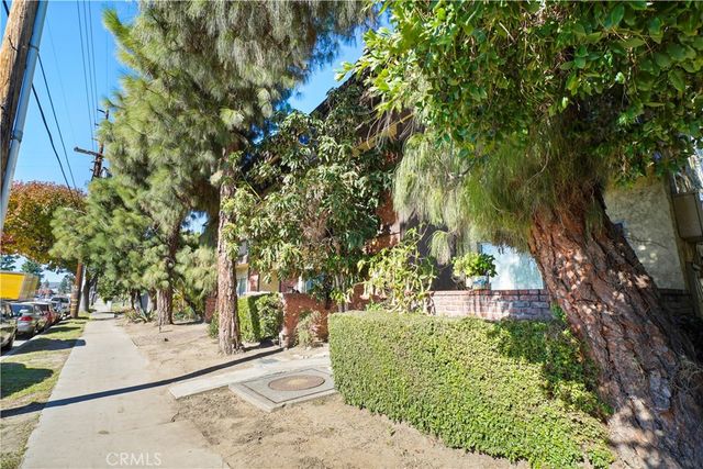 21219 Roscoe, Canoga Park, CA 91304