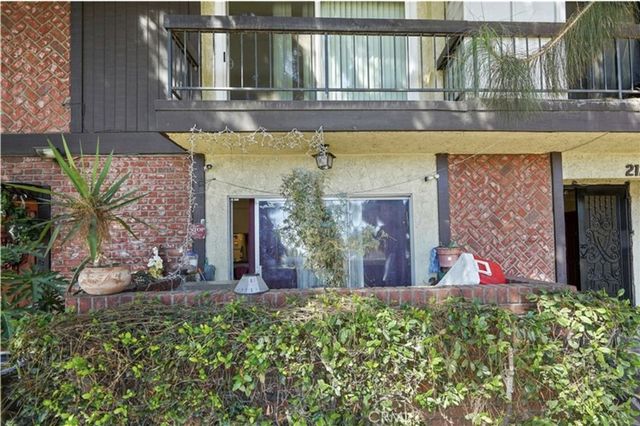21219 Roscoe, Canoga Park, CA 91304