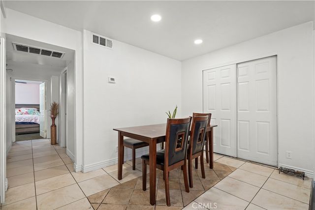 21219 Roscoe, Canoga Park, CA 91304