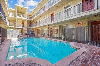 21219 Roscoe, Canoga Park, CA 91304