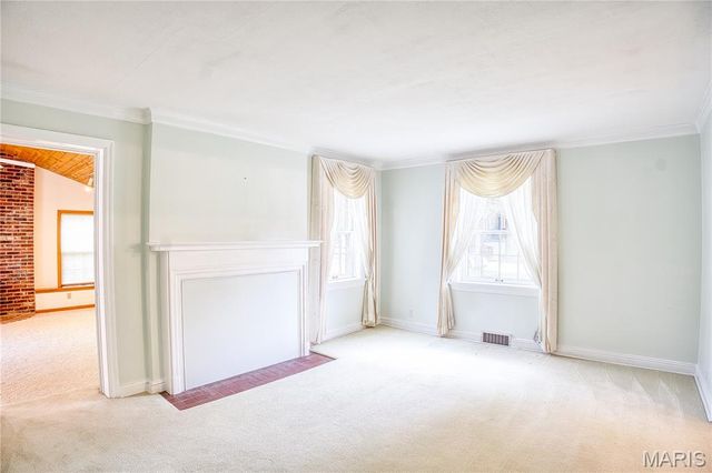 9402 Pine Avenue, Brentwood, MO 63144