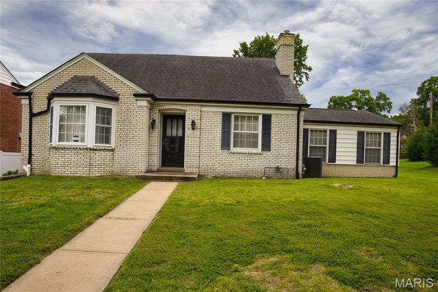 9402 Pine Avenue, Brentwood, MO 63144