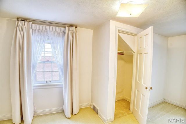 9402 Pine Avenue, Brentwood, MO 63144