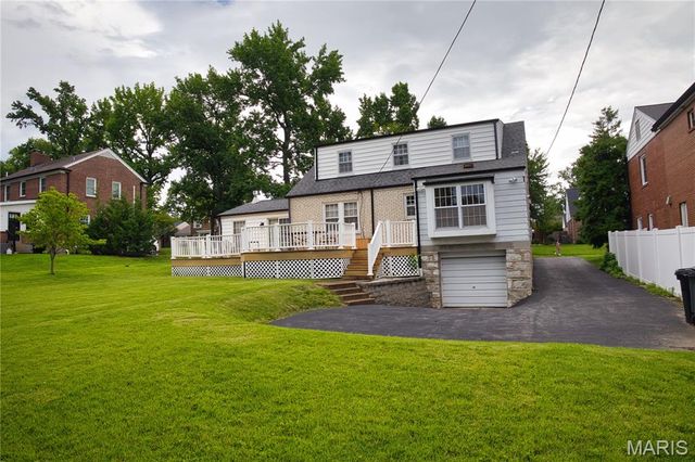 9402 Pine Avenue, Brentwood, MO 63144