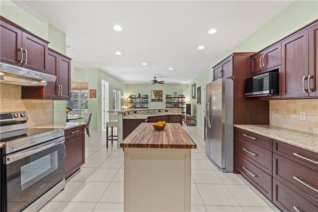 3315 65th Avenue, Vero Beach, FL 32966