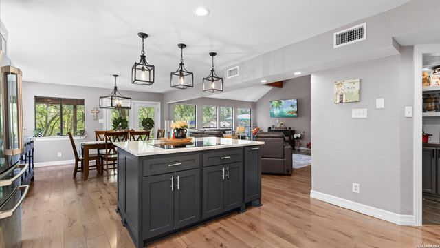 9514 Goldenrod, Garden Ridge, TX 78266