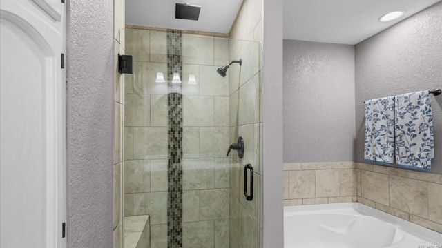 9514 Goldenrod, Garden Ridge, TX 78266