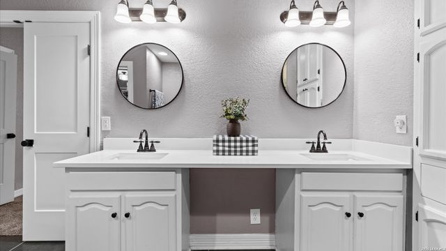9514 Goldenrod, Garden Ridge, TX 78266