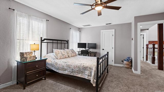 9514 Goldenrod, Garden Ridge, TX 78266