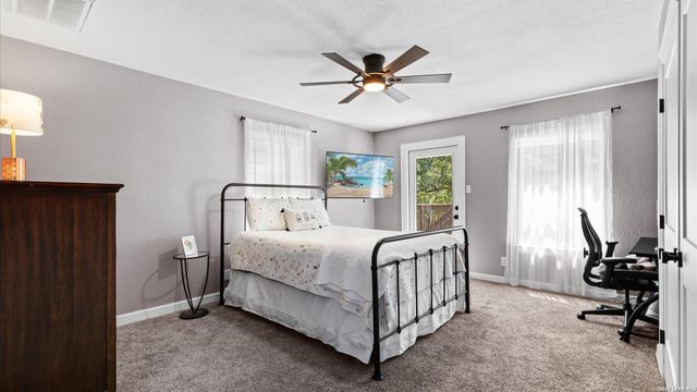 9514 Goldenrod, Garden Ridge, TX 78266