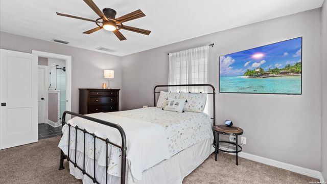 9514 Goldenrod, Garden Ridge, TX 78266