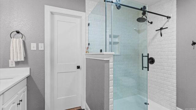 9514 Goldenrod, Garden Ridge, TX 78266
