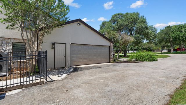 9514 Goldenrod, Garden Ridge, TX 78266