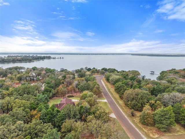 403 Arrowhead Point, Kerens, TX 75144