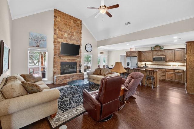 403 Arrowhead Point, Kerens, TX 75144