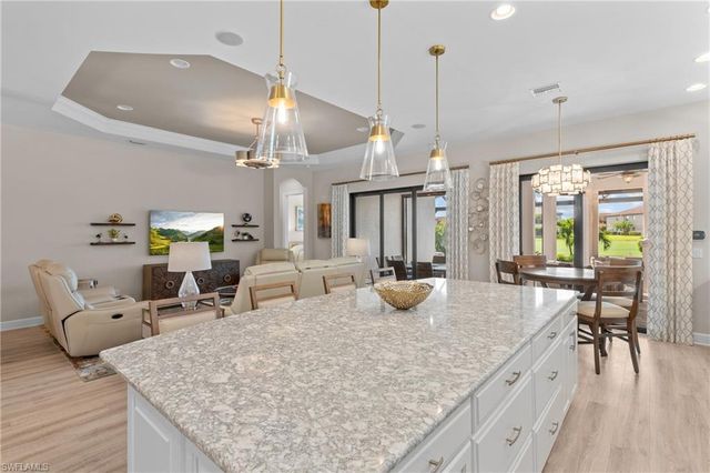 9516 Montelanico LOOP, Naples, FL 34119