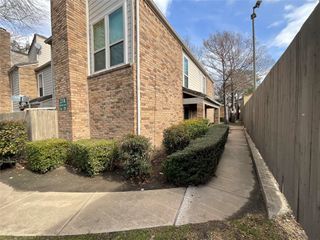 2331 N Davis Drive D, Arlington, TX 76012