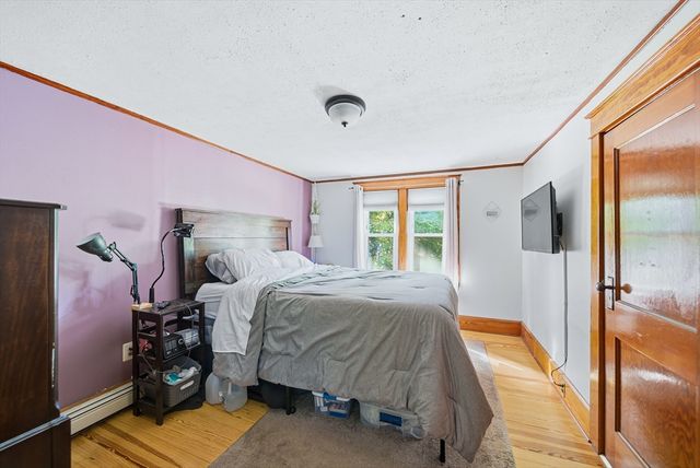 3 Corinne Pkwy, Middleboro, MA 02346