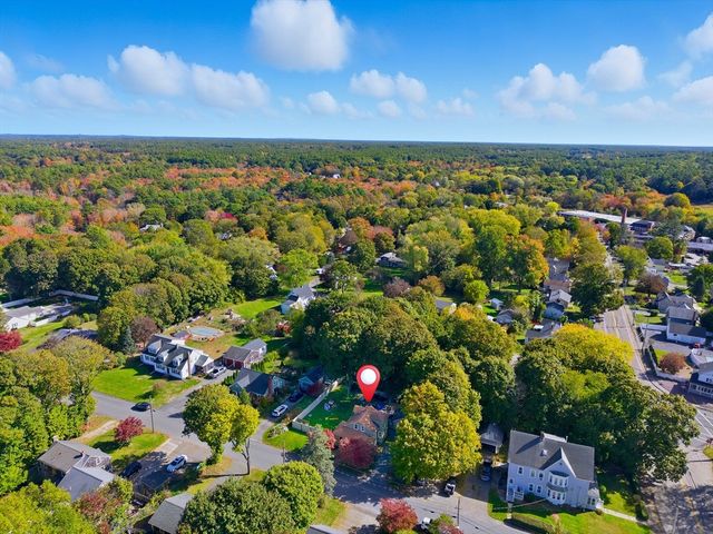 3 Corinne Pkwy, Middleboro, MA 02346