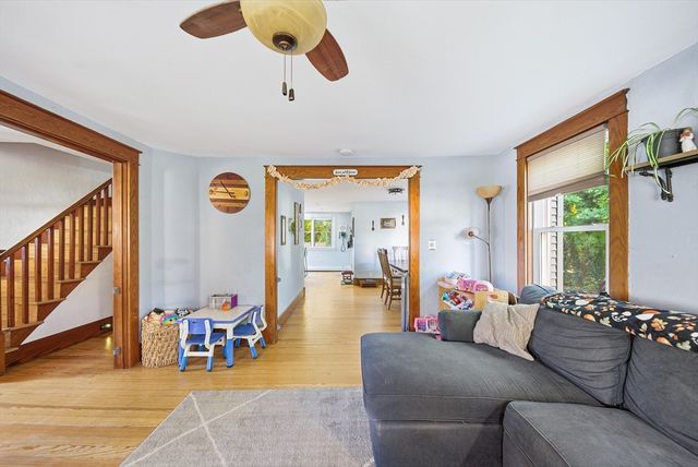 3 Corinne Pkwy, Middleboro, MA 02346