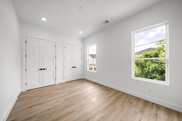 406 E 33rd Street, Houston, TX 77018