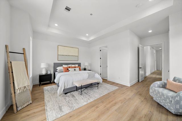 406 E 33rd Street, Houston, TX 77018