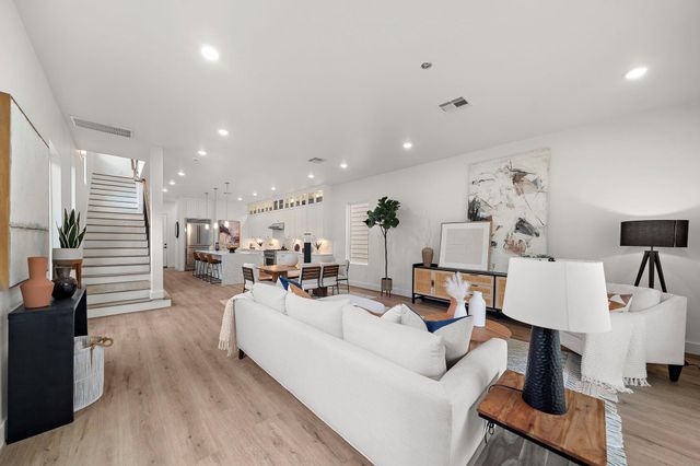 406 E 33rd Street, Houston, TX 77018