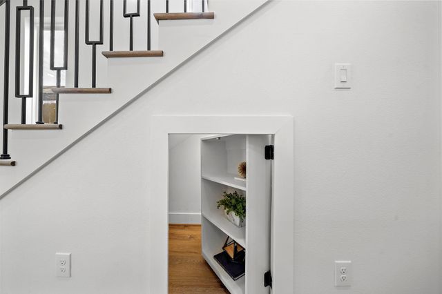 406 E 33rd Street, Houston, TX 77018