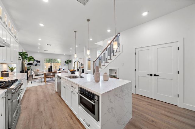 406 E 33rd Street, Houston, TX 77018