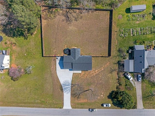 2001 Raymonds Drive, Loganville, GA 30052