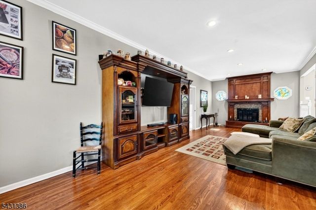 21 Harvest Dr, Hillsborough Twp., NJ 08844