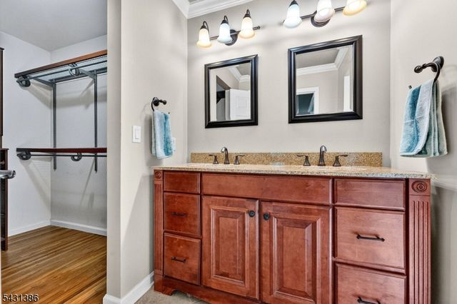 21 Harvest Dr, Hillsborough Twp., NJ 08844