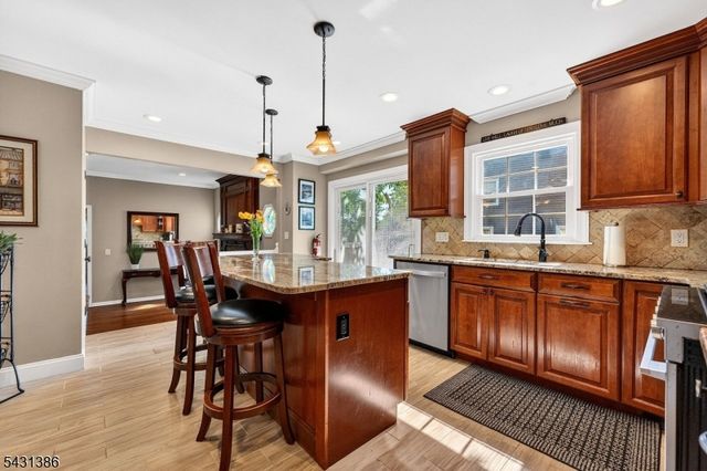 21 Harvest Dr, Hillsborough Twp., NJ 08844
