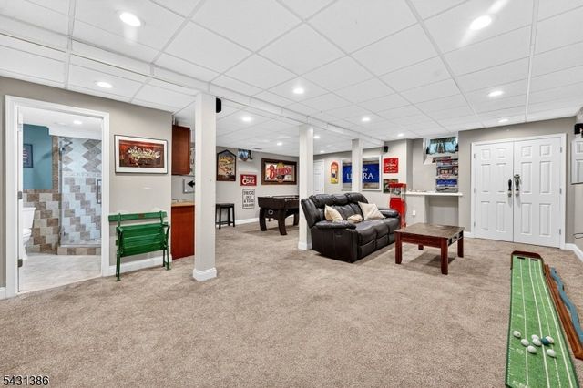 21 Harvest Dr, Hillsborough Twp., NJ 08844