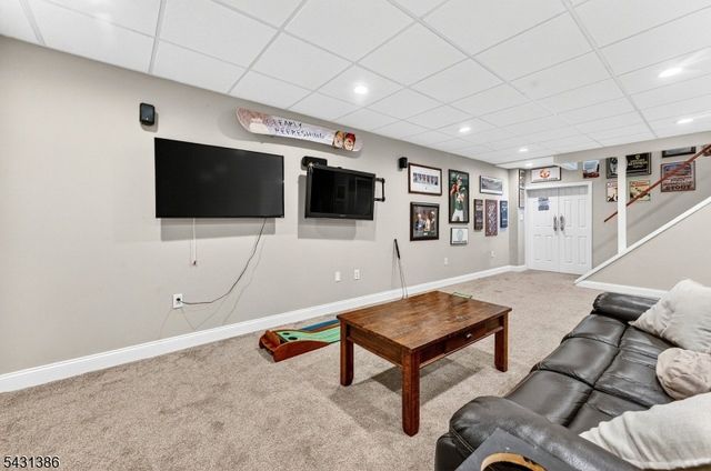 21 Harvest Dr, Hillsborough Twp., NJ 08844