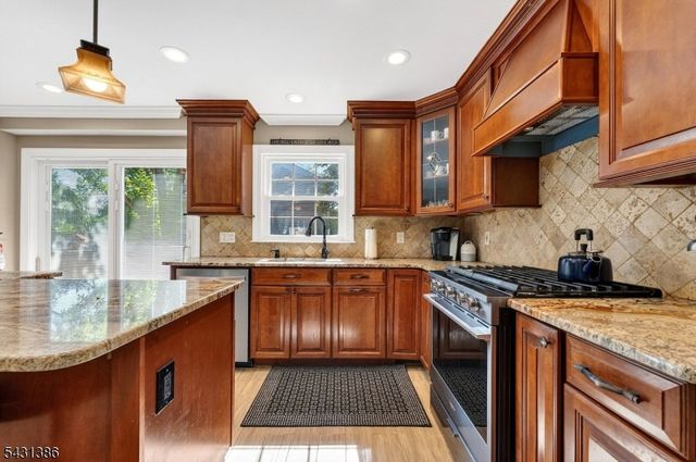 21 Harvest Dr, Hillsborough Twp., NJ 08844