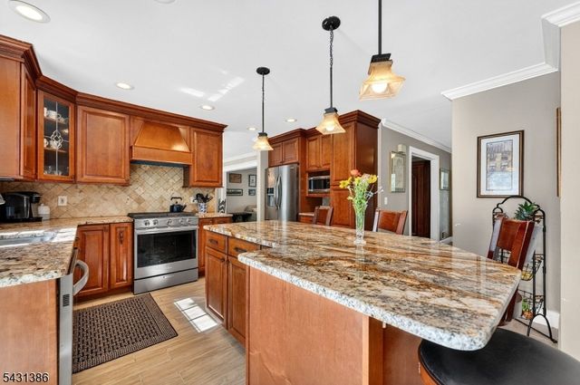 21 Harvest Dr, Hillsborough Twp., NJ 08844