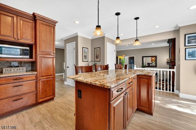 21 Harvest Dr, Hillsborough Twp., NJ 08844