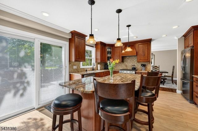 21 Harvest Dr, Hillsborough Twp., NJ 08844