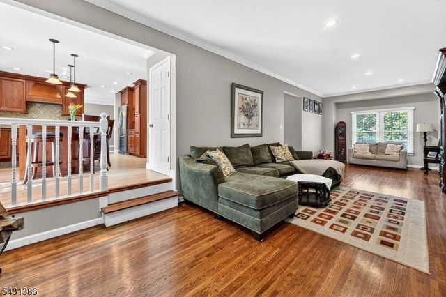 21 Harvest Dr, Hillsborough Twp., NJ 08844