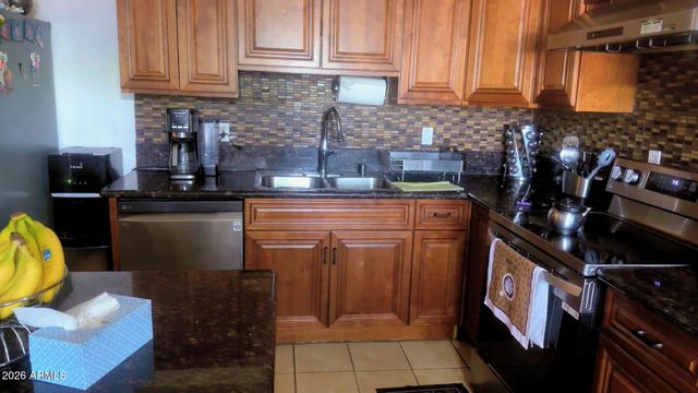 7810 N 37TH Avenue, Phoenix, AZ 85051