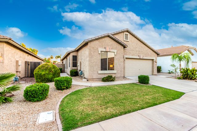2691 E HULET Drive, Chandler, AZ 85225
