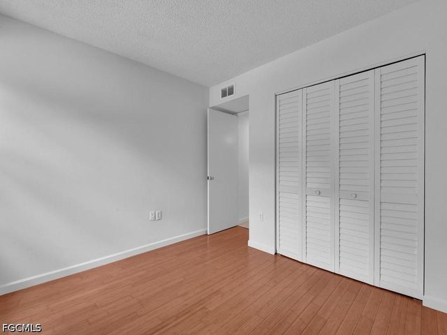 1512 Mainsail DR 10, Naples, FL 34114
