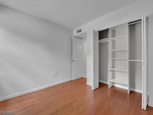 1512 Mainsail DR 10, Naples, FL 34114