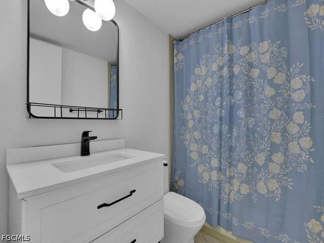 1512 Mainsail DR 10, Naples, FL 34114