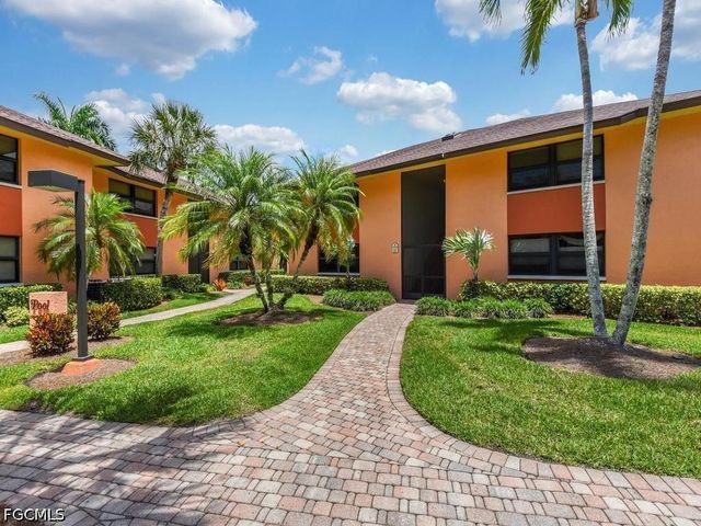 1512 Mainsail DR 10, Naples, FL 34114