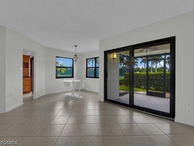 1512 Mainsail DR 10, Naples, FL 34114